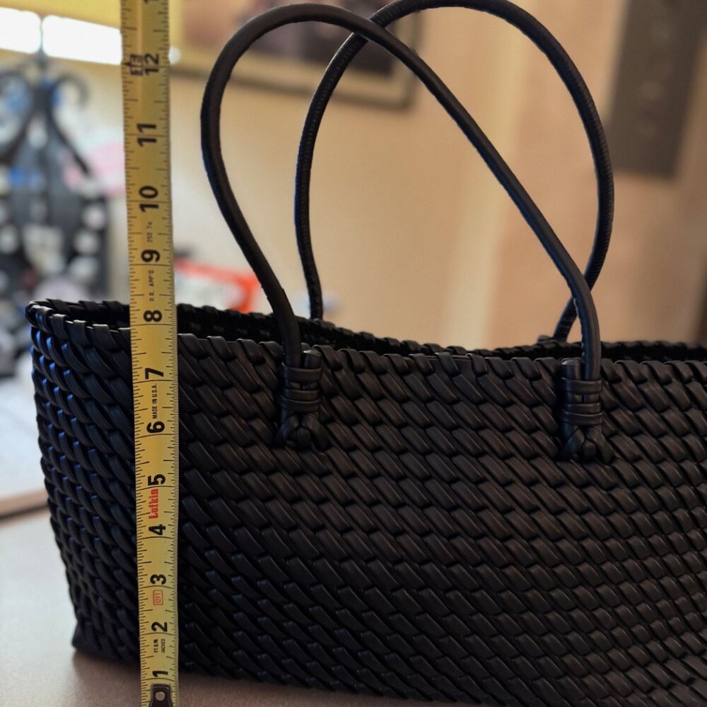 Zara black woven leather handbag with interior drawstring pouch(bag 104) - Picture 5 of 6